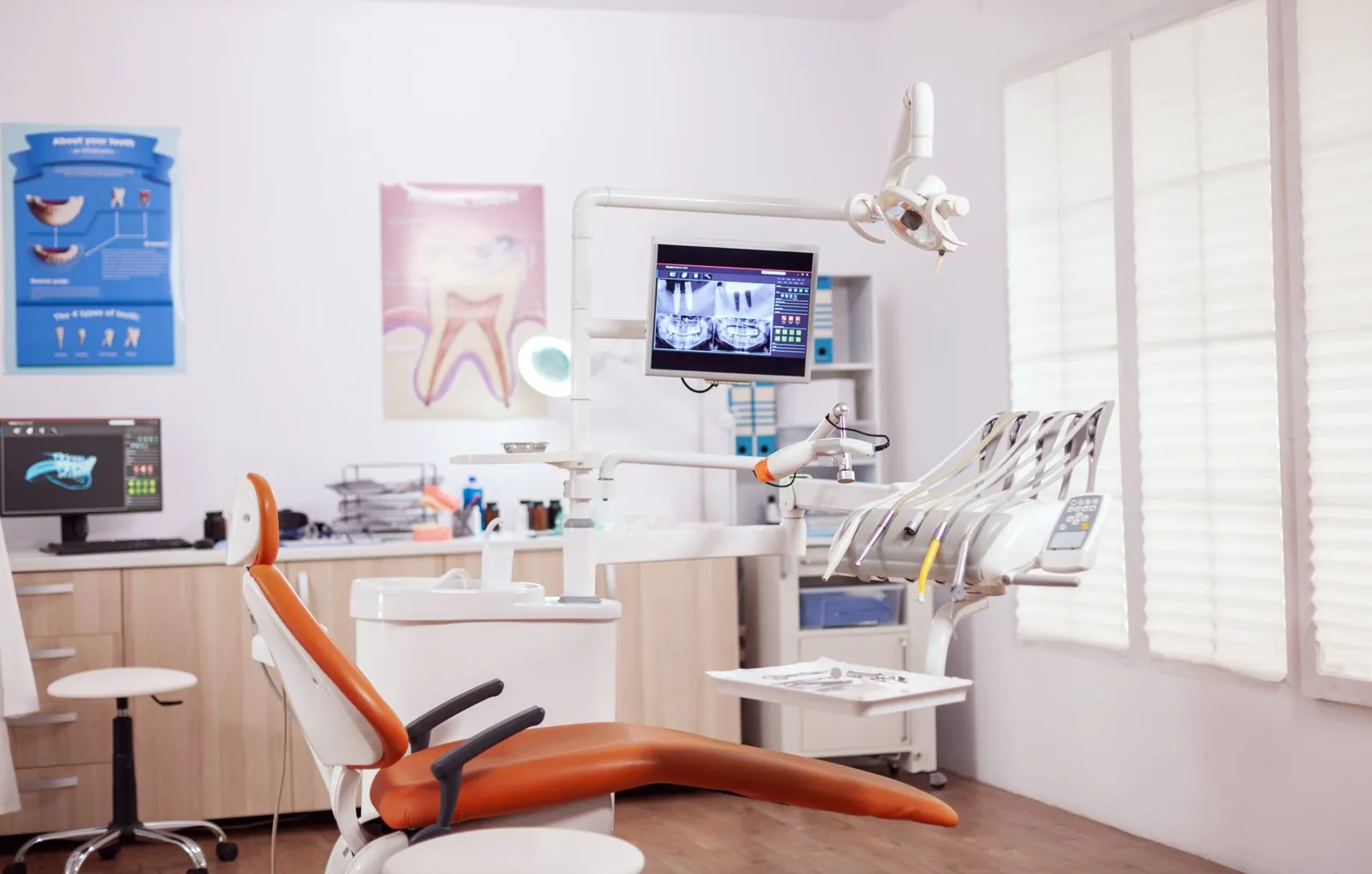 Poltrona odontoiatrica in uno studio dentistico